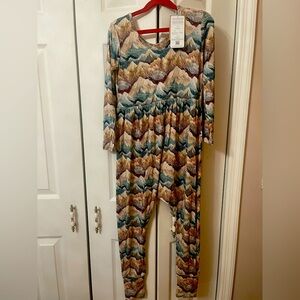 Wildwolven Cascade Kids Romper Set Size 5-6 NWT